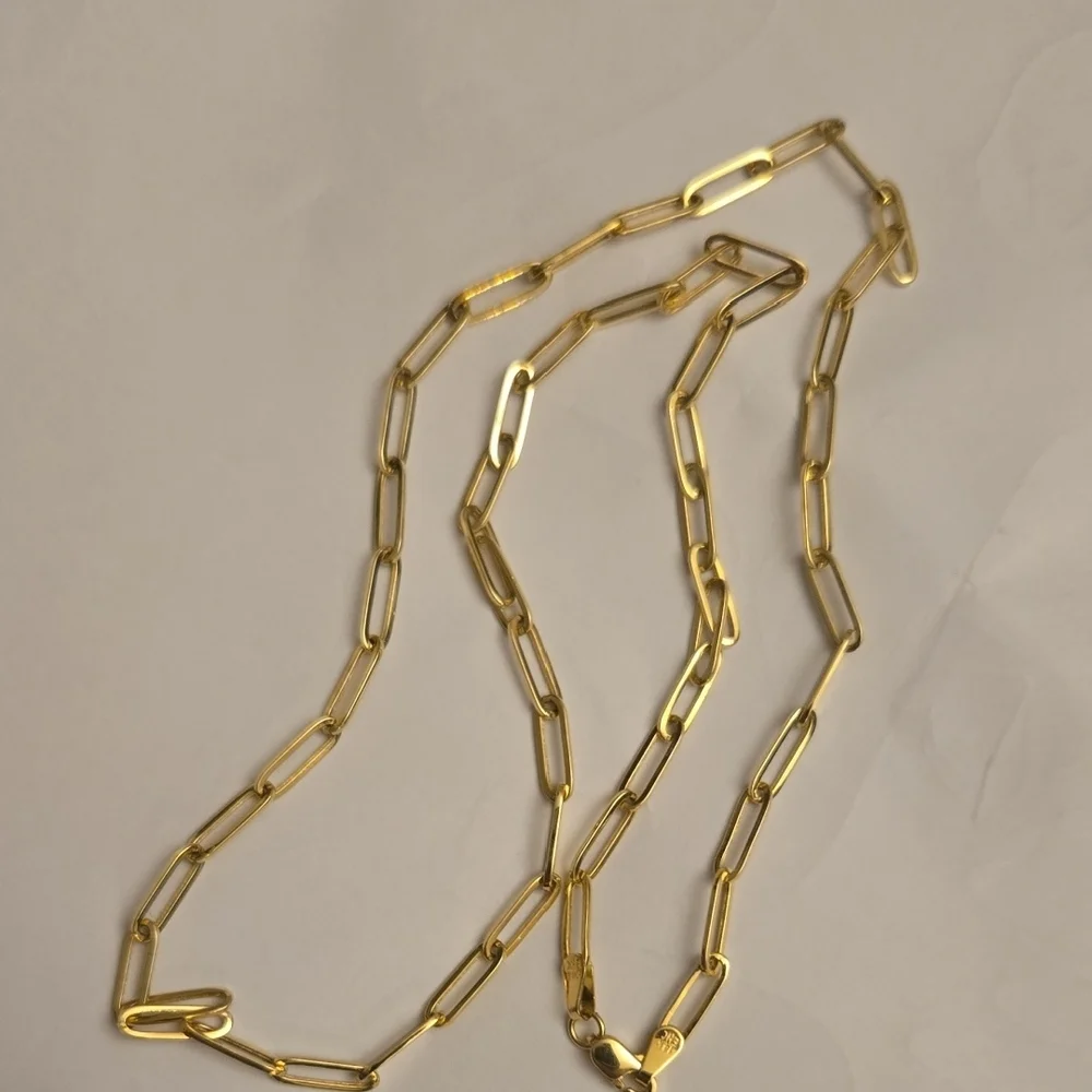 Elegant Gold Chain Necklace - Picture 4 of 5
